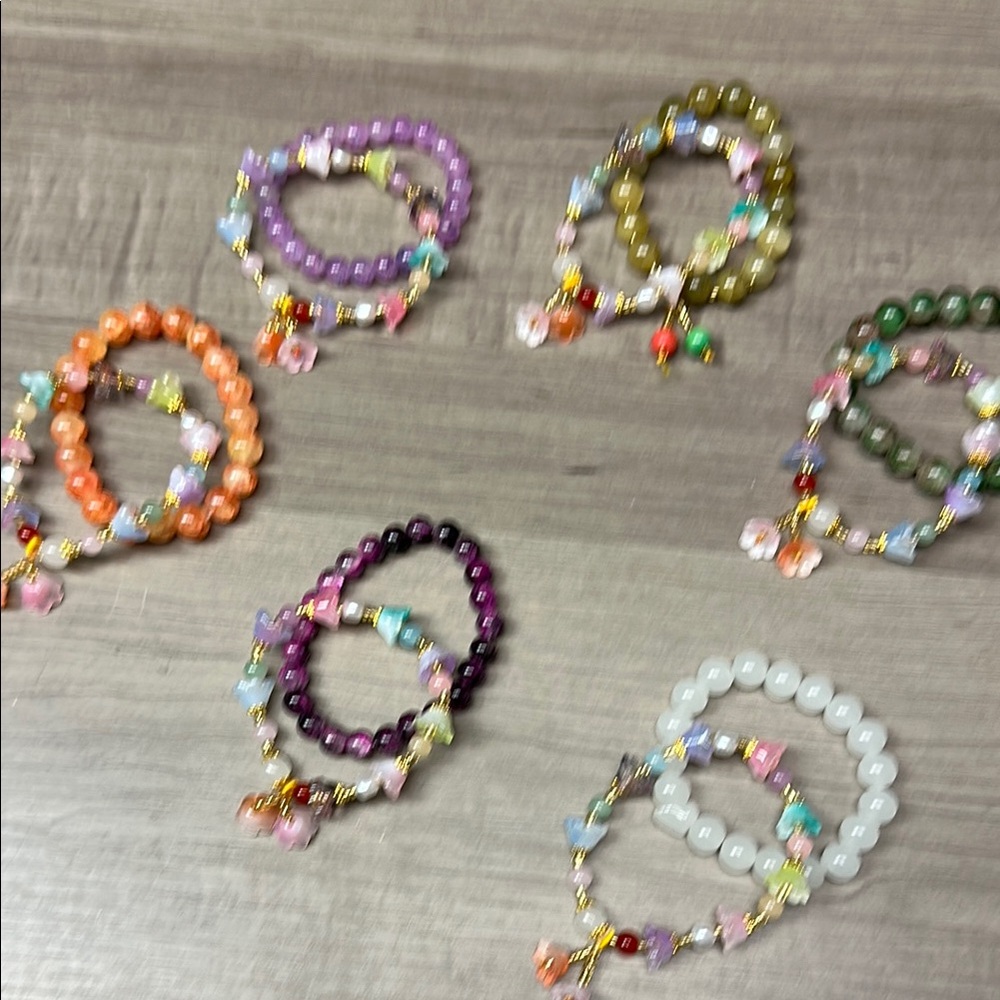 ❣️5|$25❣️Glass Colorful Beaded Bracelets 🆕 stretchy to fit most.